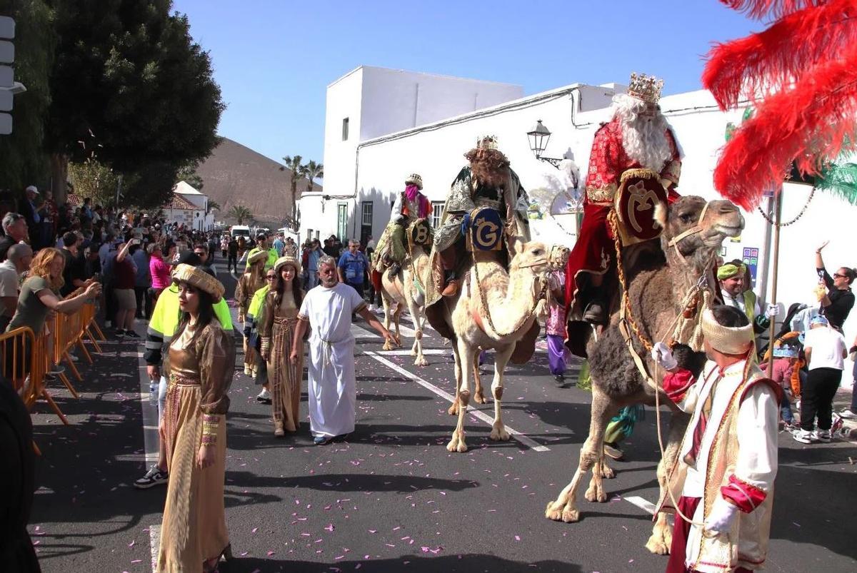 Cabalgata de los Reyes Magos en el pueblo de Yaiza en una edición anterior