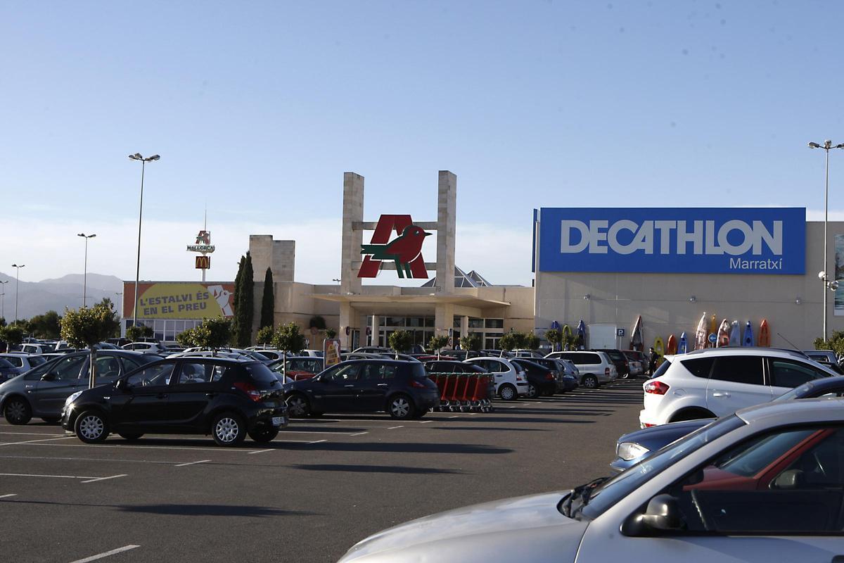 Vox busca agilizar la reforma de los grandes centros comerciales