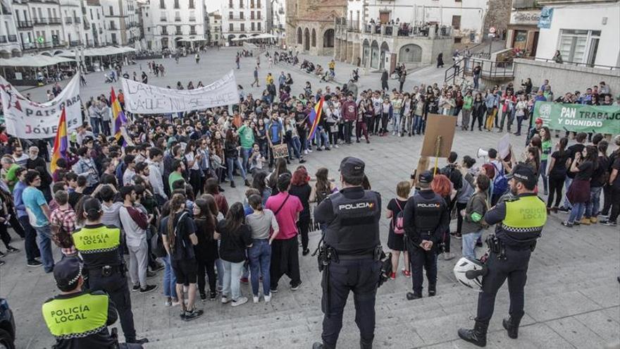 La ‘ley mordaza’ deja 3,8 millones en multas en Extremadura en año y medio