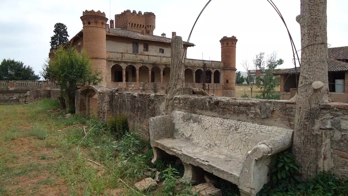 Presión vecinal en Sabadell para blindar como patrimonio histórico el entorno del Castell de Can Feu