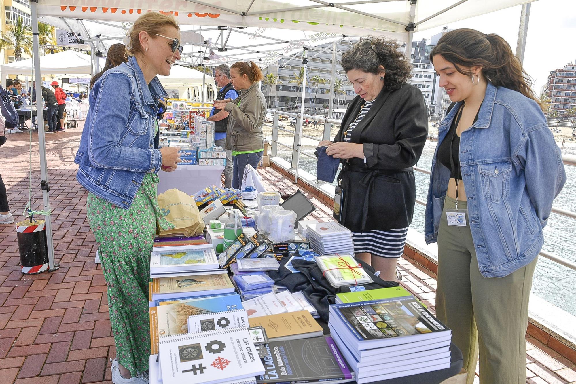 Fiesta de las Matemáticas y el Libro en la Plaza de la Puntilla