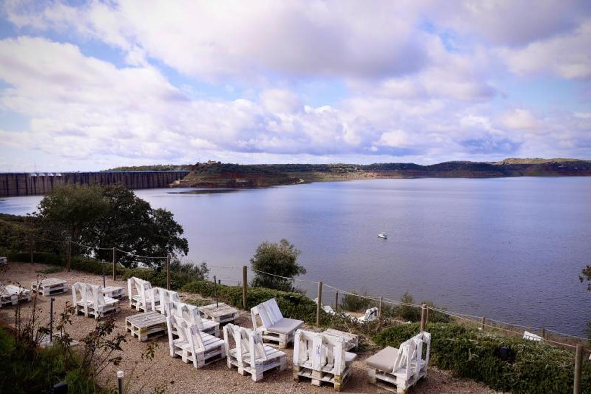 Aspecto actual del embalse de La Breña visto desde un mirador.