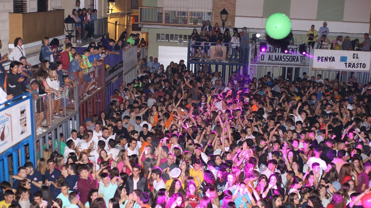 El multitudinario Esclat de la Festa dará el viernes por la noche el pistoletazo de salida a las fiestas del Roser en Almassora.