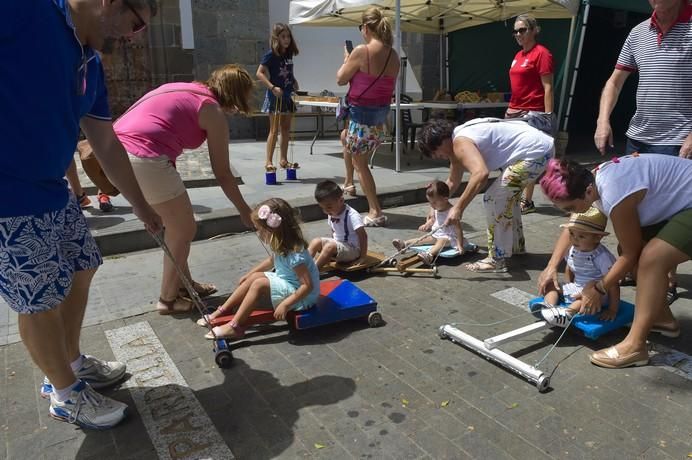 Juguetes tradicionales en la plaza de San Juan