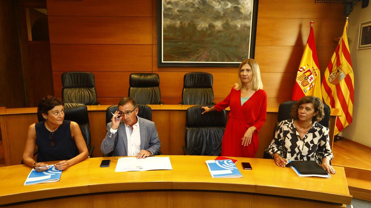 Marín, Beamonte, Vaquero y Orós, diputados en las Cortes, sin Azcón, en la reunión del grupo parlamentario este lunes.