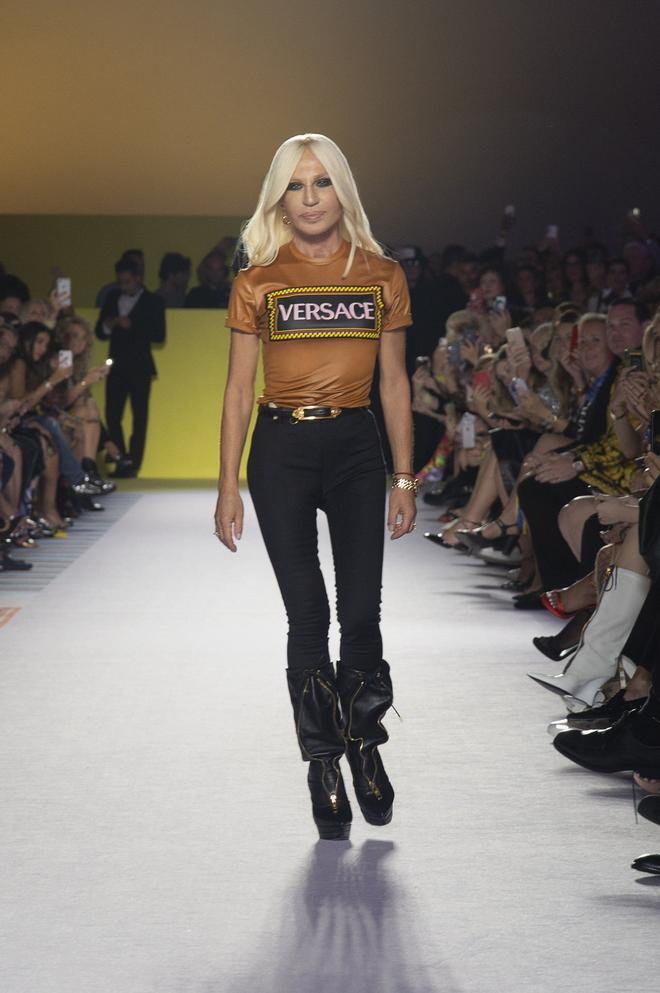 Donatella Versace en la Semana de la Moda de Milán