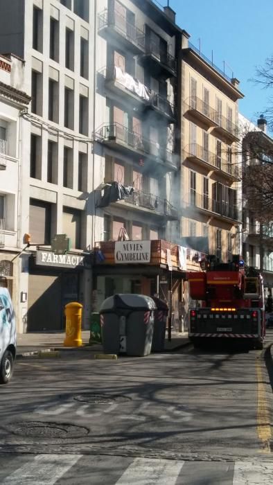 Incendi en un edifici en rehabilitació del carrer del Carme de Girona