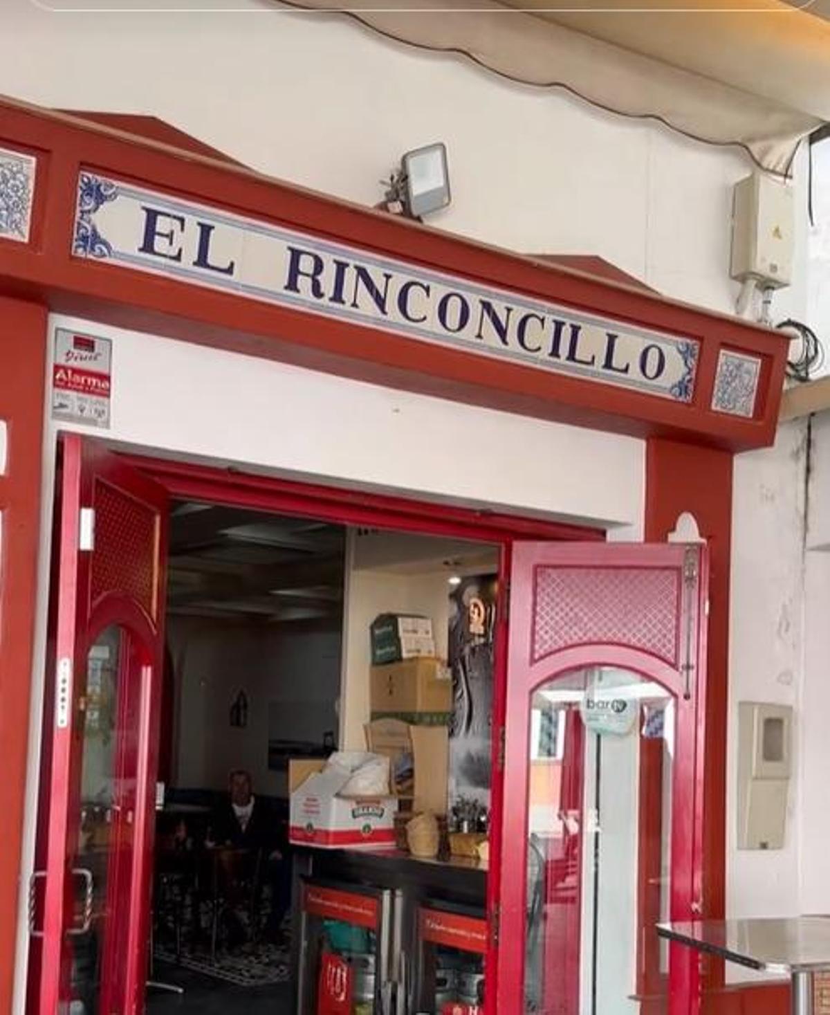 Imagen de la entrada del bar del Rinconcillo