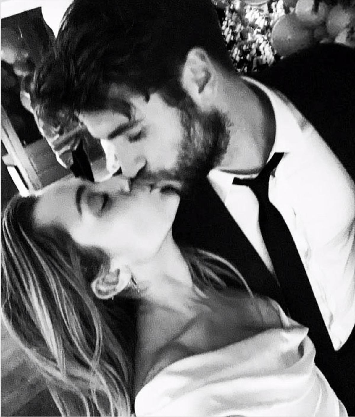 El beso un millón de Miley y Liam Hemsworth