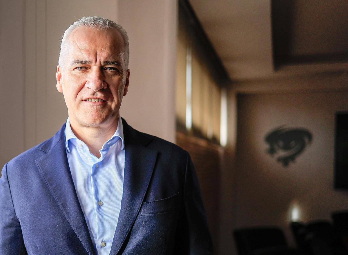 Pablo Sánchez posa para las cáramas de Superdeporte.