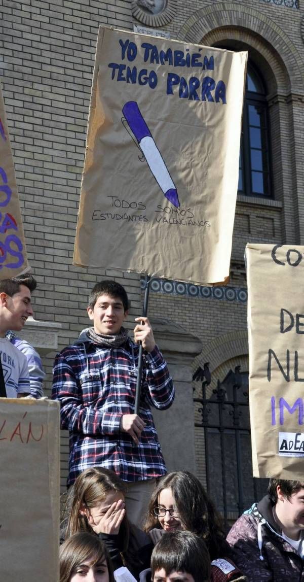 Imágenes de la jornada de huelga estudiantil en Zaragoza