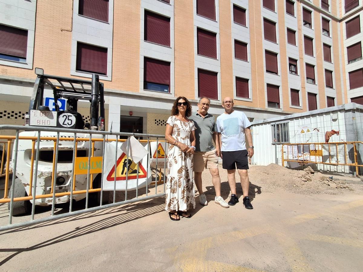 Fotogalería | La suciedad de las obras desespera a los vecinos de la plaza Príncipe de la paz Fotogalería | La suciedad de las obras desespera a los vecinos de la plaza Príncipe de la paz