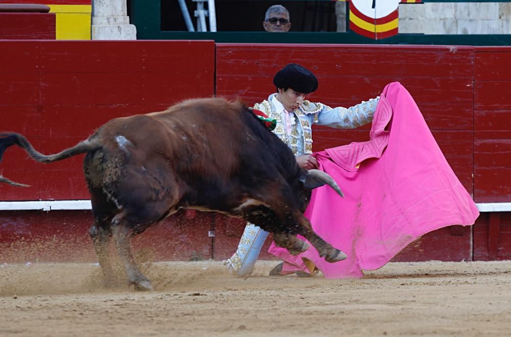 Erales de Aida Jovani para Miguel Senent «Miguelito» (Escuela de Valencia), Ramón Serrano (Escuela de Murcia) y Álvaro Passalacqua (Escuela de Málaga)