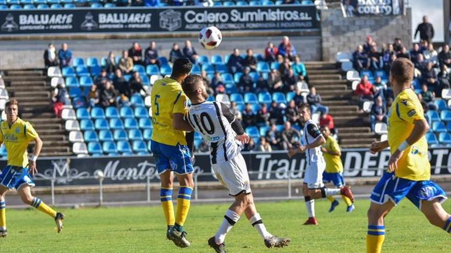 El Oviedo, tras los pasos de Francis Ferrón, con contrato con el Badajoz