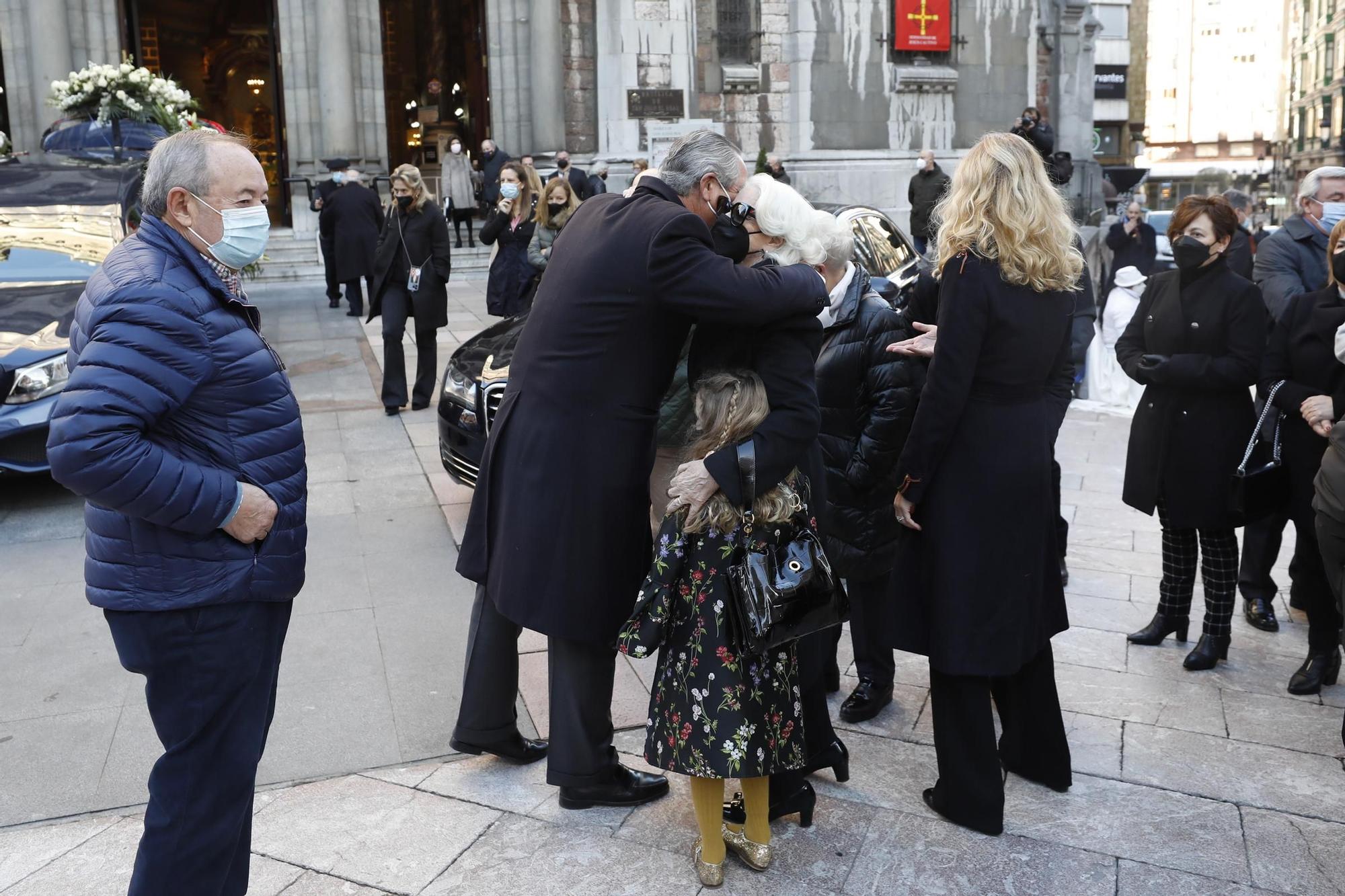 Oviedo despide al banquero Ignacio Herrero Álvarez en un emotivo funeral
