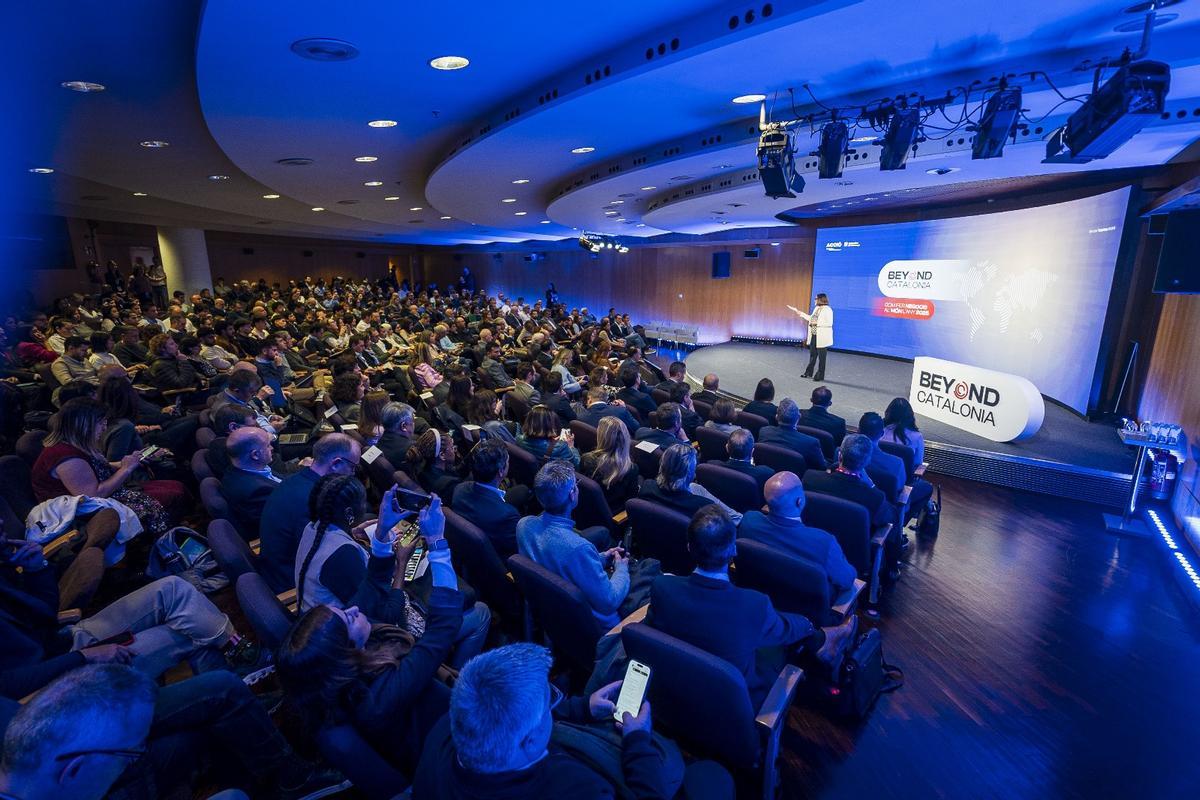 El auditorio del World Trade Center en el que Acció ha celebrado la inauguración del 'Beyond Catalonia'