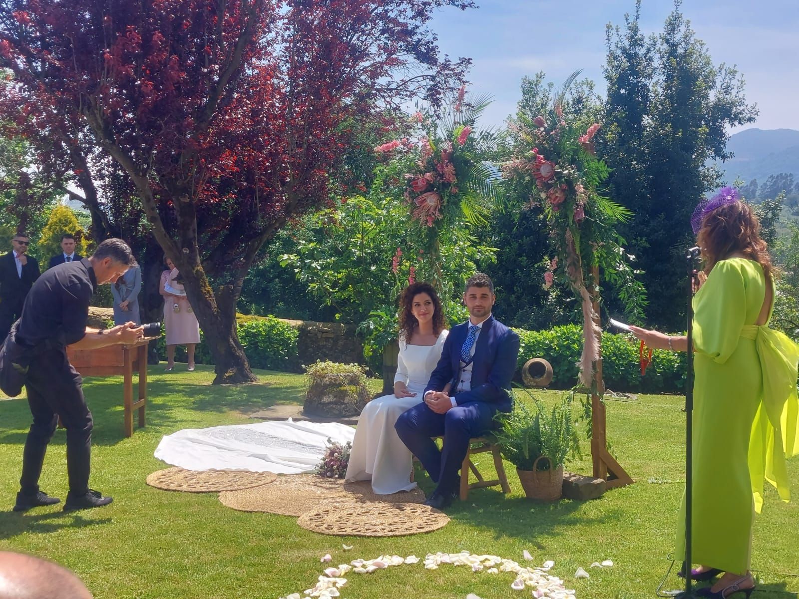 Boda en el castillo de San Cucao: el enlace de Raquel y David