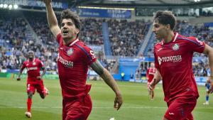 Arambarri celebra su gol en el Alavés - Getafe.