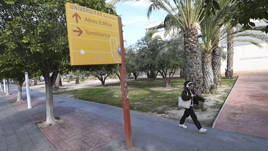 La UMH de Elche adecenta su fachada urbana con más de 800.000 euros de dos proyectos