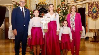 Lucía Mora recibe el Aleluya con el que anunciará la Resurrección de Cristo en Torrent