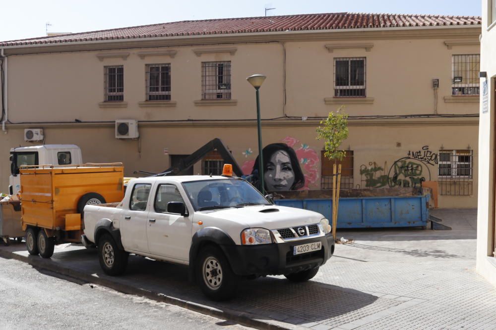 El empedrado de la calle Pinillos ha sido levantado esta semana.