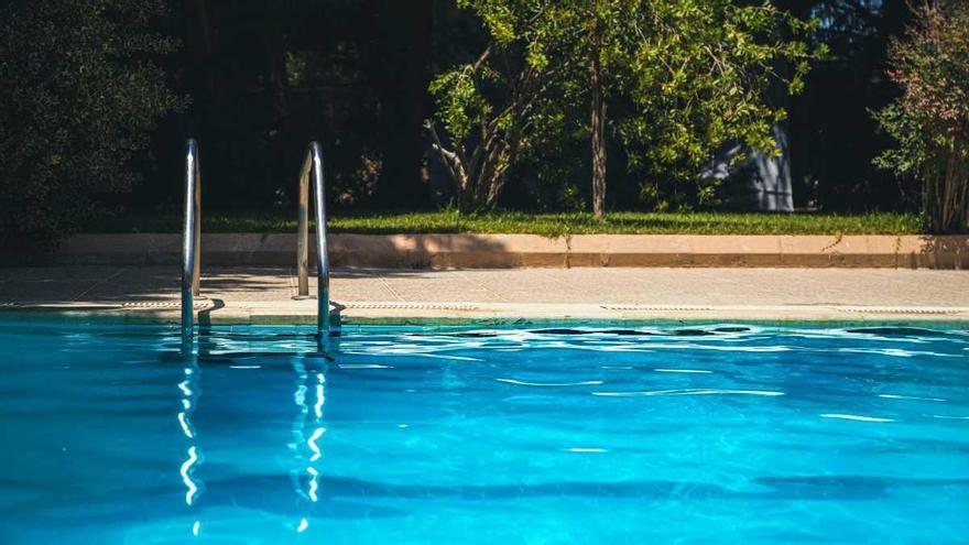 Mor ofegat un nen de tres anys a la piscina municipal de Móra d&#039;Ebre