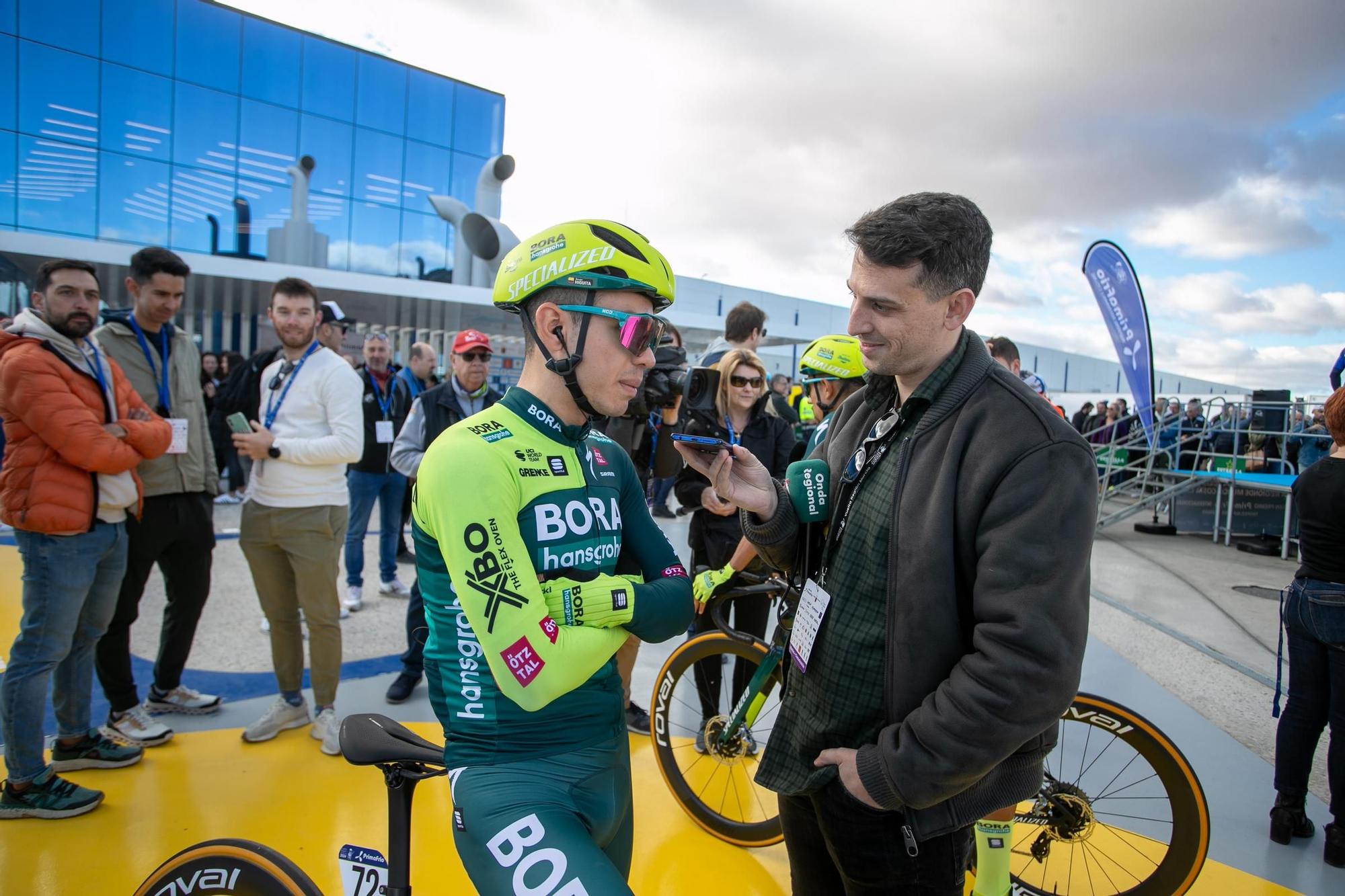 FOTOS: Así ha sido la salida de la Vuelta Ciclista a la Región de Murcia