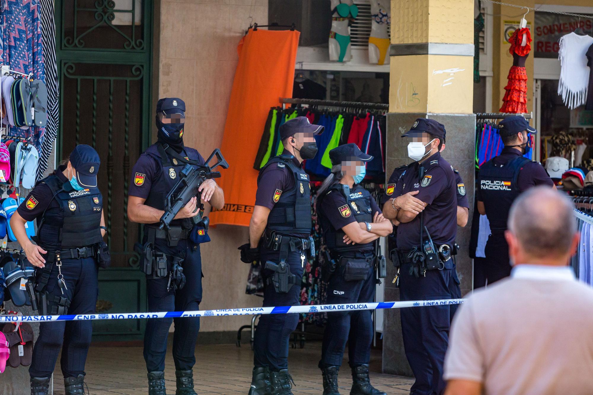 Once detenidos en una redada contra el tráfico de drogas en pleno centro de Benidorm