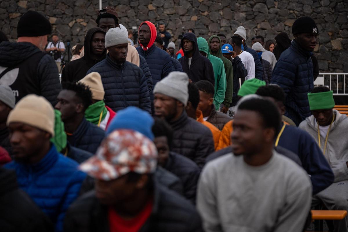 Así ha sido el encuentro del papa León XIV con migrantes de Las Raíces