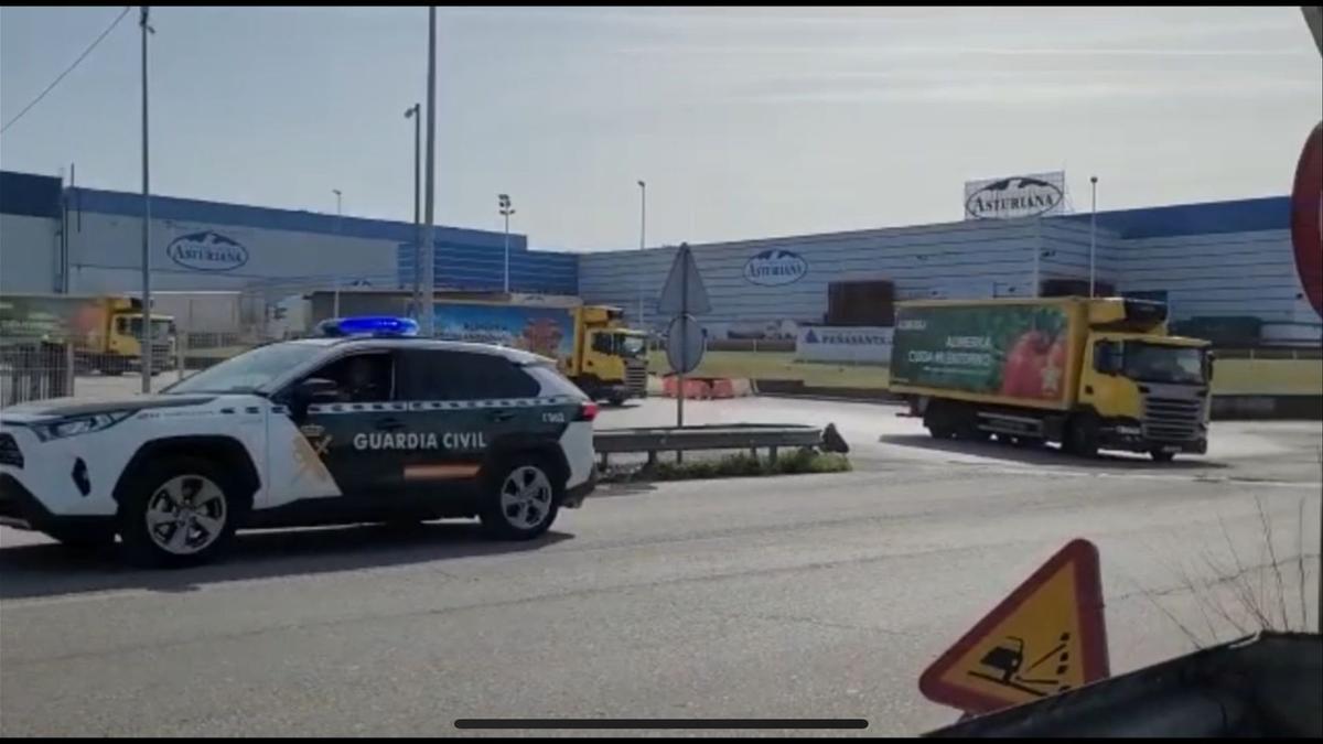 La Guardia Civil realizando labores de escolta