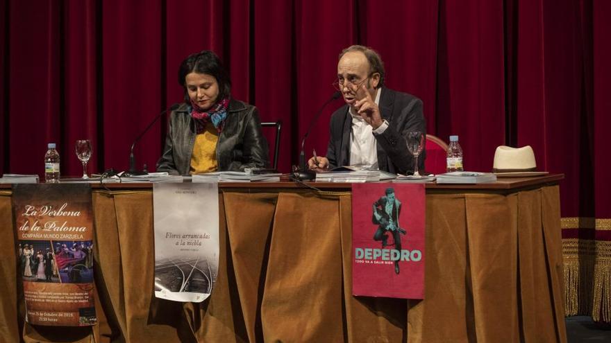 Daniel Pérez y María Eugenia Cabezas, durante la presentación, esta mañana.