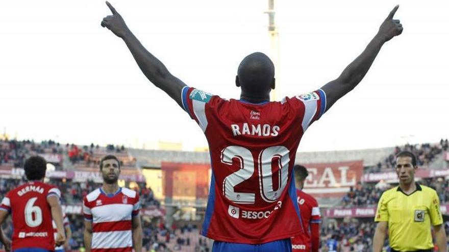 Ramos celebra el gol del Granada.