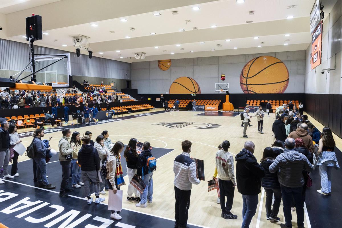 Búscate en el entrenamiento del Valencia Basket Búscate en el entrenamiento del Valencia Basket
