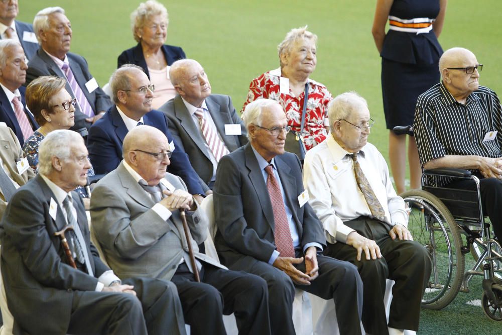 El Valencia rinde homenaje a sus socios más fieles