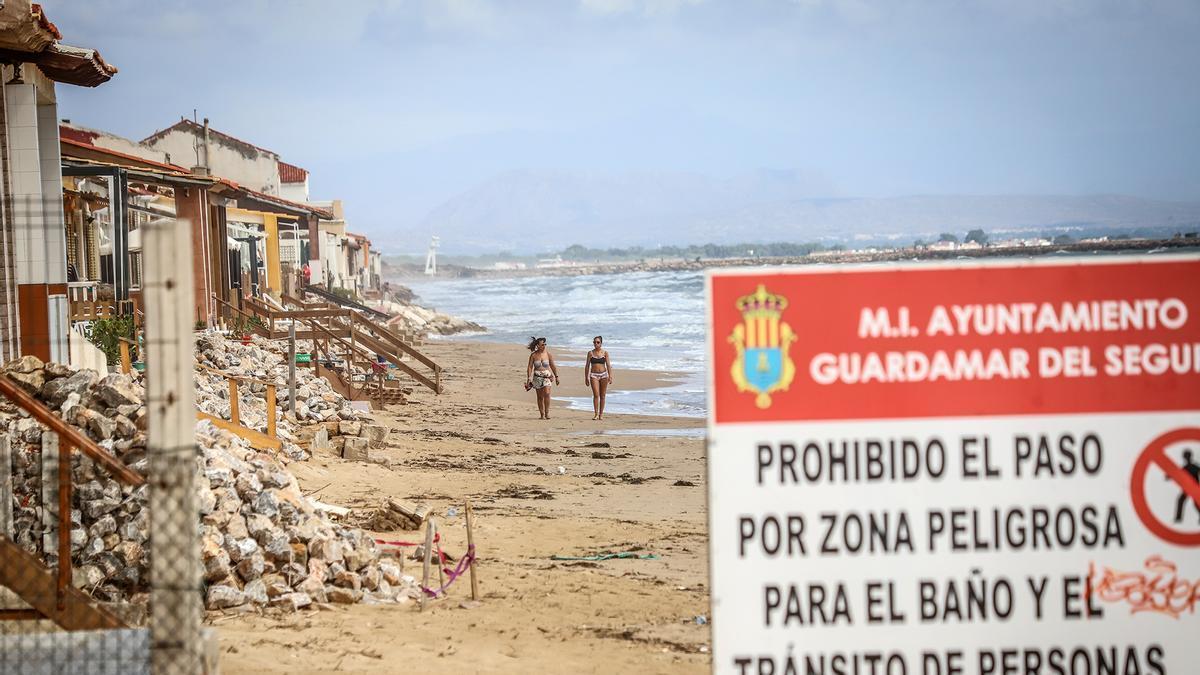 El Constitucional suspende la figura estrella del Consell que blindaba viviendas en la costa contra los deslindes del Gobierno