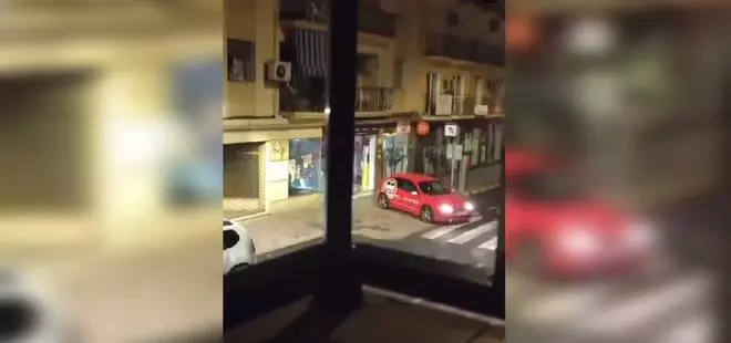 Alunizaje de un coche en una tienda de telefonía de Priego