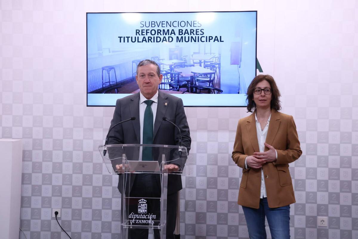 Javier Faúndez, junto a Amaranta Ratón