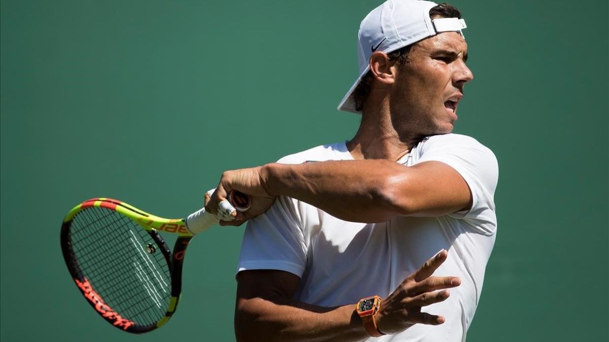 Rafa Nadal durante un entrenamiento en el All England Club de Londres