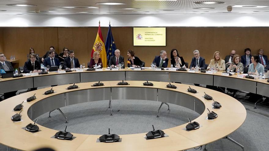Montero niega "trato de favor" a Cataluña y reta al PP a presentar un modelo de financiación alternativo