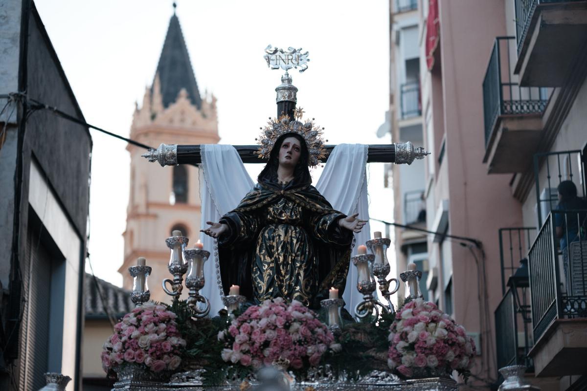 La Soledad de San Pablo en la salida procesional del Viernes Santo de 2025.