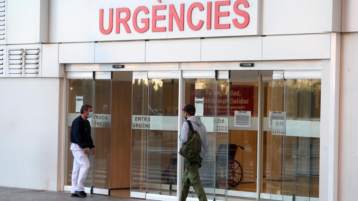 Puerta de Urgencias del Hospital Clínico de València.