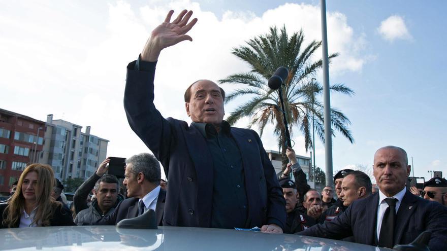 Berlusconi, absuelto de comprar el silencio de testigos asistentes a sus fiestas
