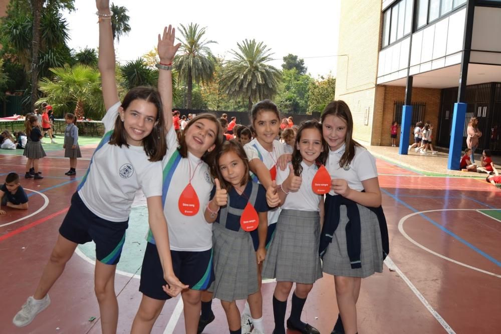 Campaña pro donación de sangre en el colegio Pureza de María-Cid de València.