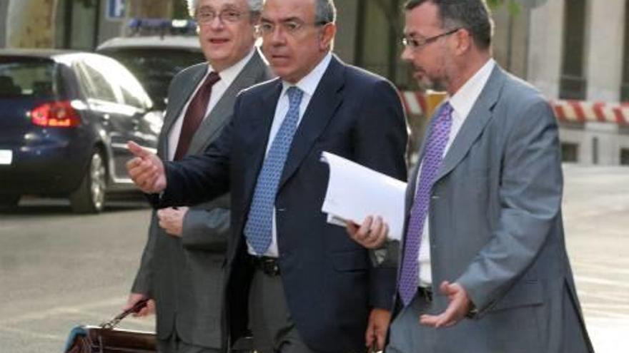 El Sabadell envía al juez de la CAM datos de 55.000 clientes con cuotas en el banco