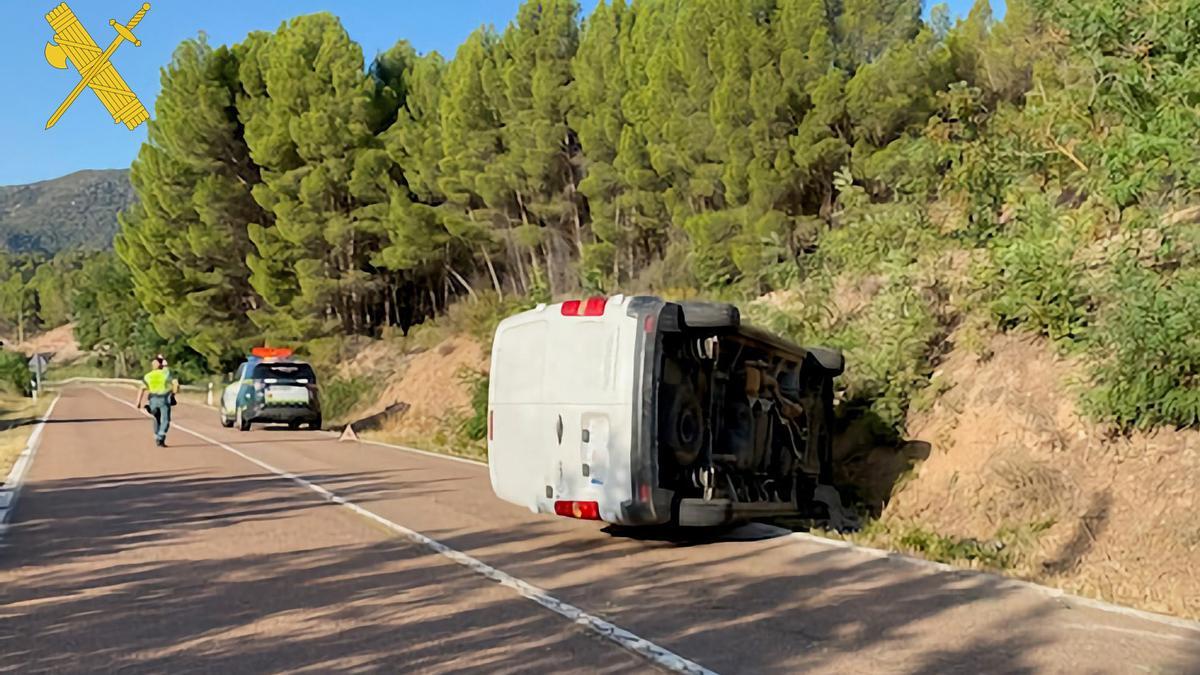 El vehículo que sufrió un suniestro en la A-1409