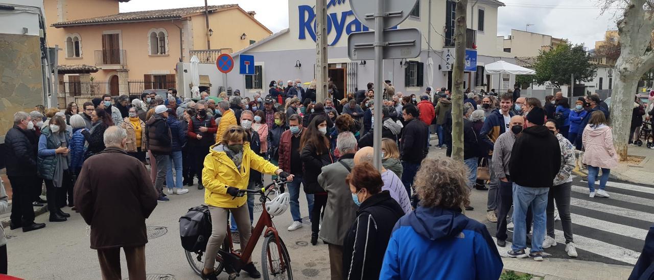 Concentración en Son Sardina contra el Plan General de la Plataforma.