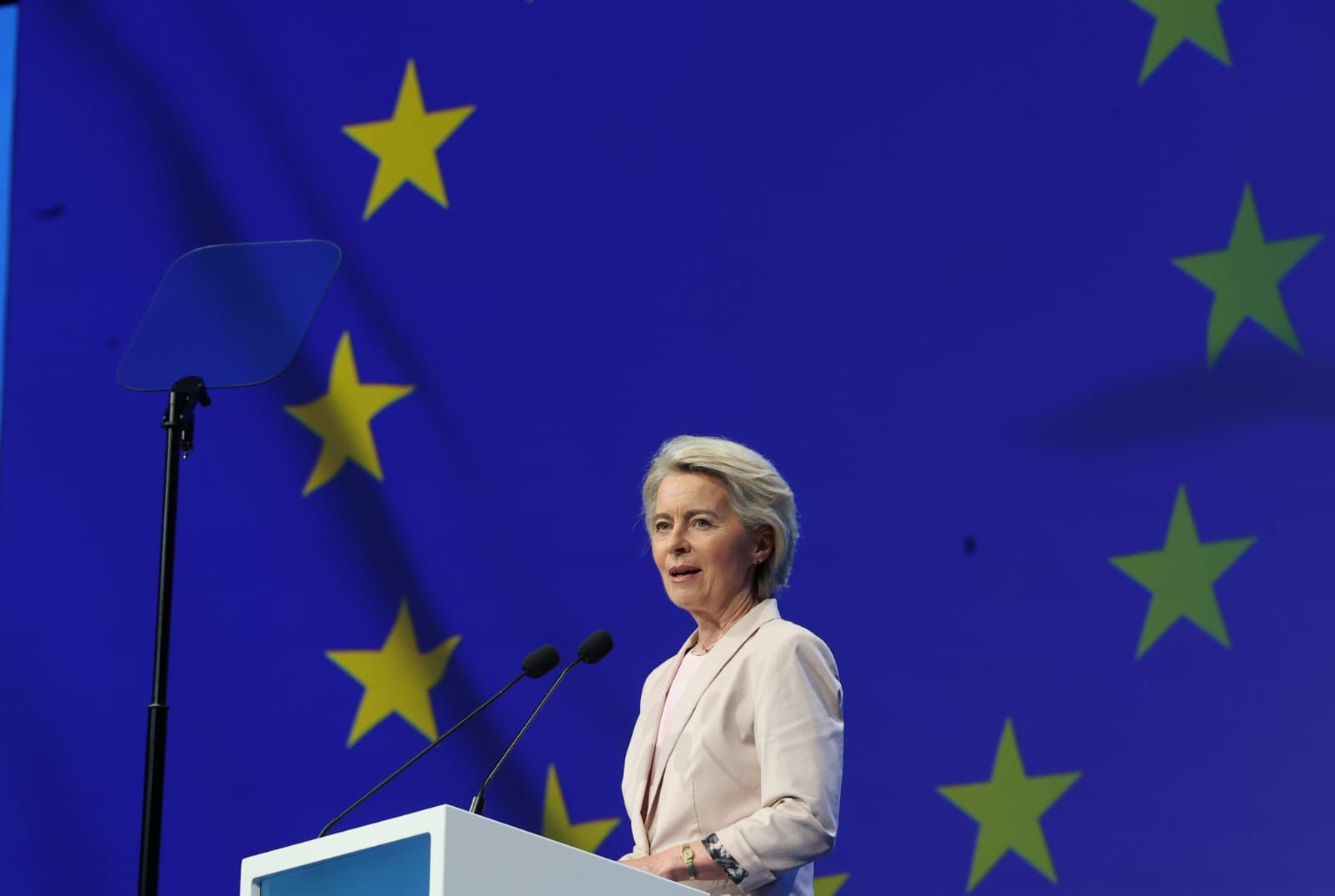 La primera jornada del congreso del PPE en València, en imágenes