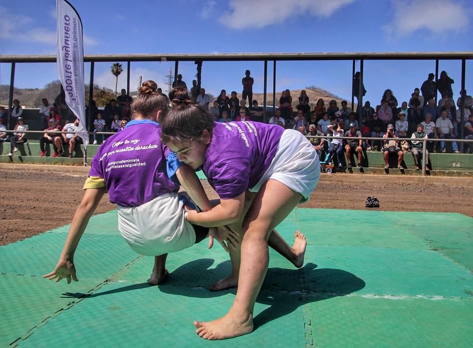 Tributo a la mujer en el deporte autóctono