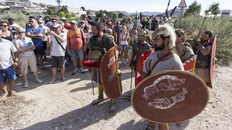 Los legionarios romanos llegan a Elda por la Torreta