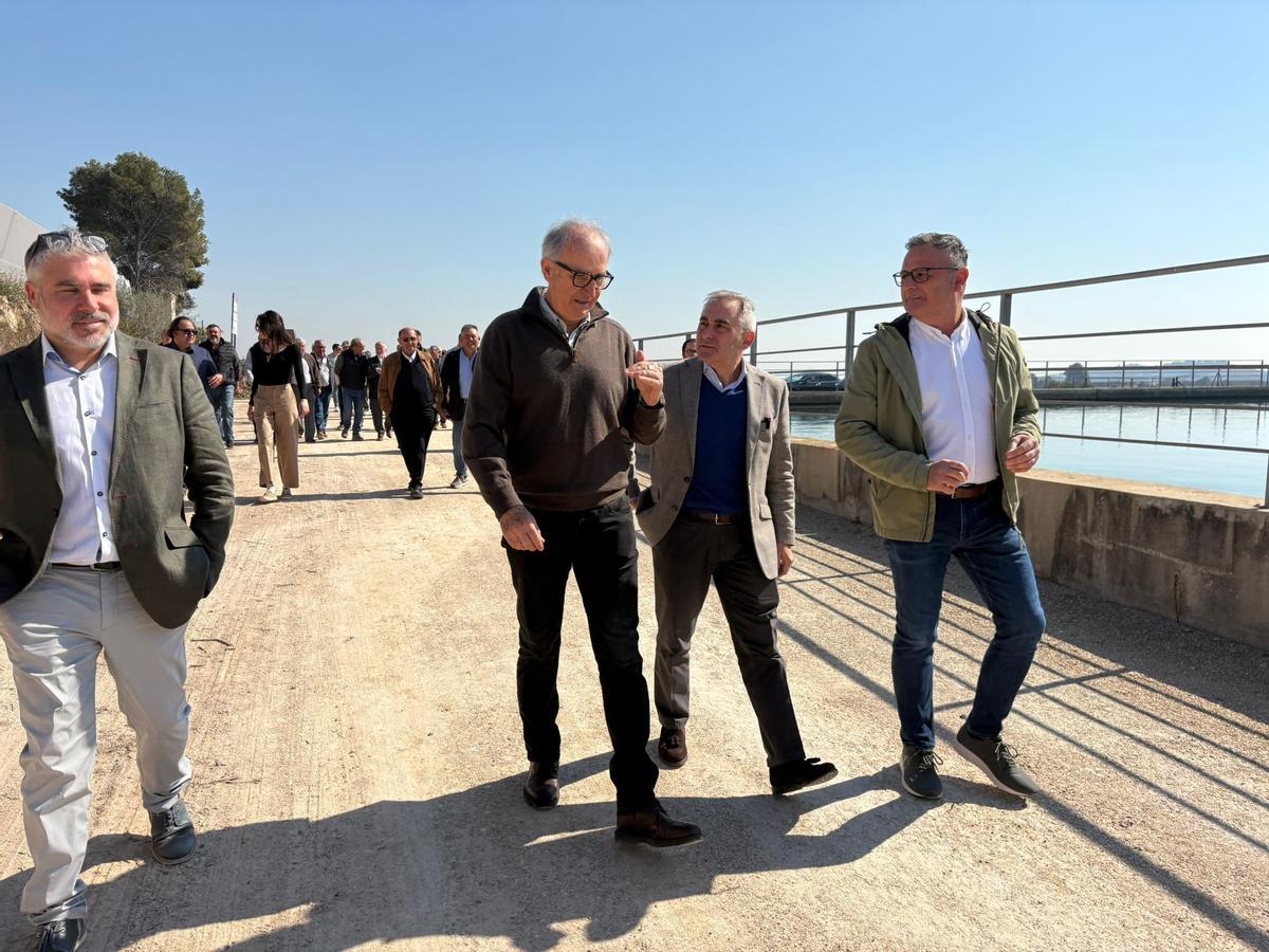 Visita del conseller a las instalaciones de bombeo de Tous.